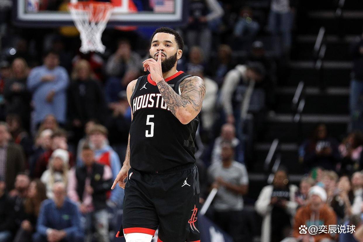 大发娱乐平台-包含岁老将在场下发挥更为显著，助球队走出低谷的词条